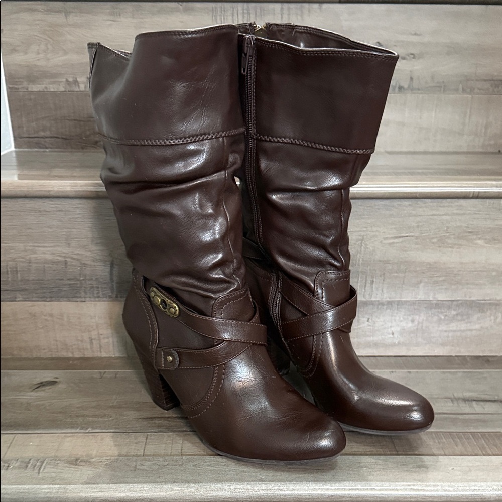 White Mountain Dark Brown Heeled Boots